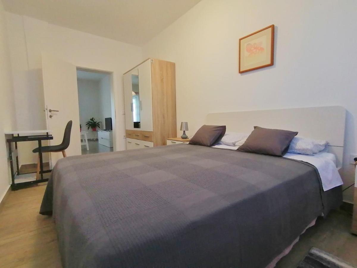 Holiday Apartment Dunja Пула Екстер'єр фото